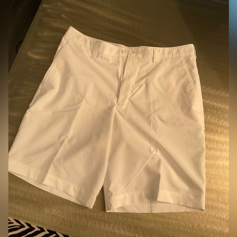 Cutter & Buck Mens White Golf Shorts